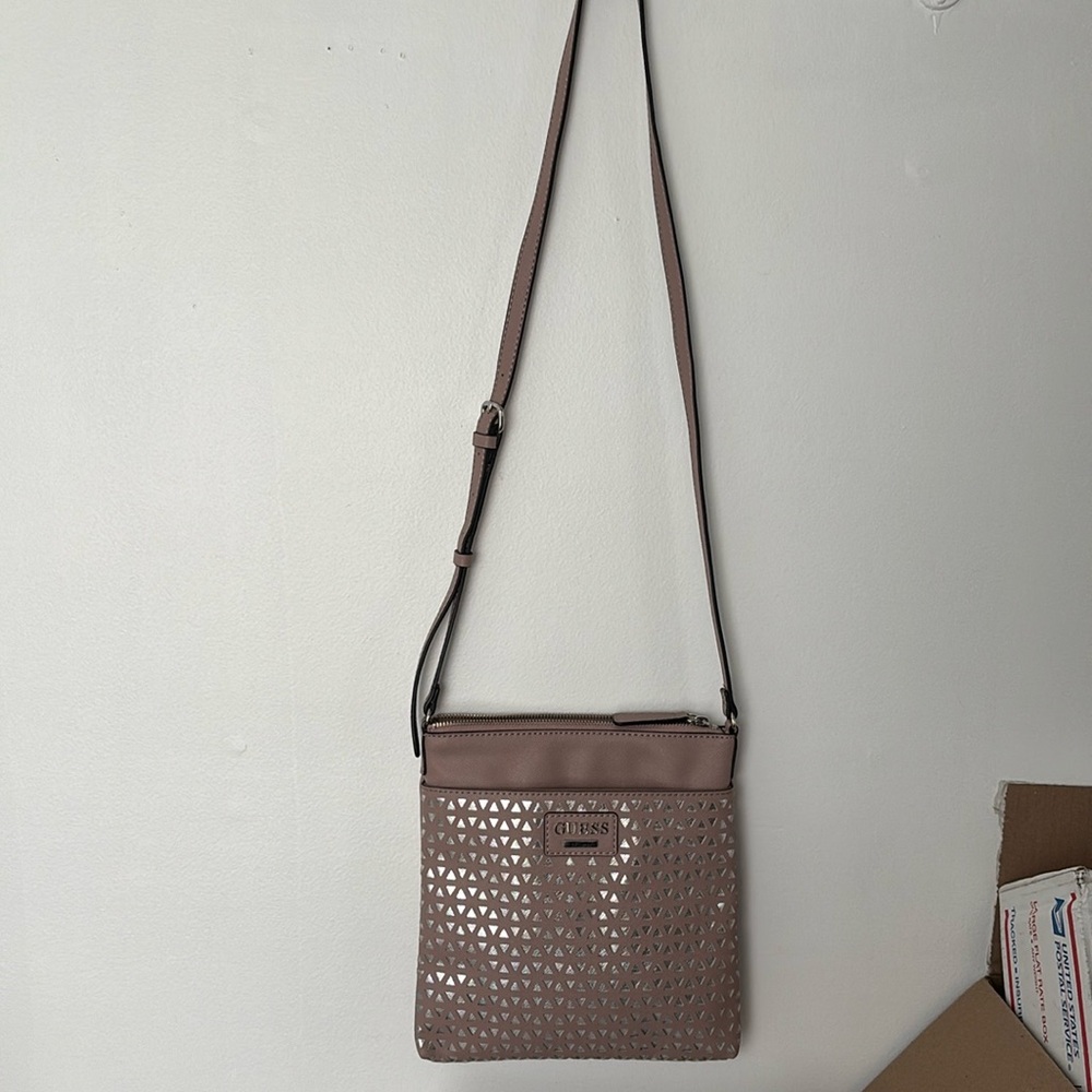 GUESS Taupe and Silver Crossbody Bag NWOT - Picture 2 of 7